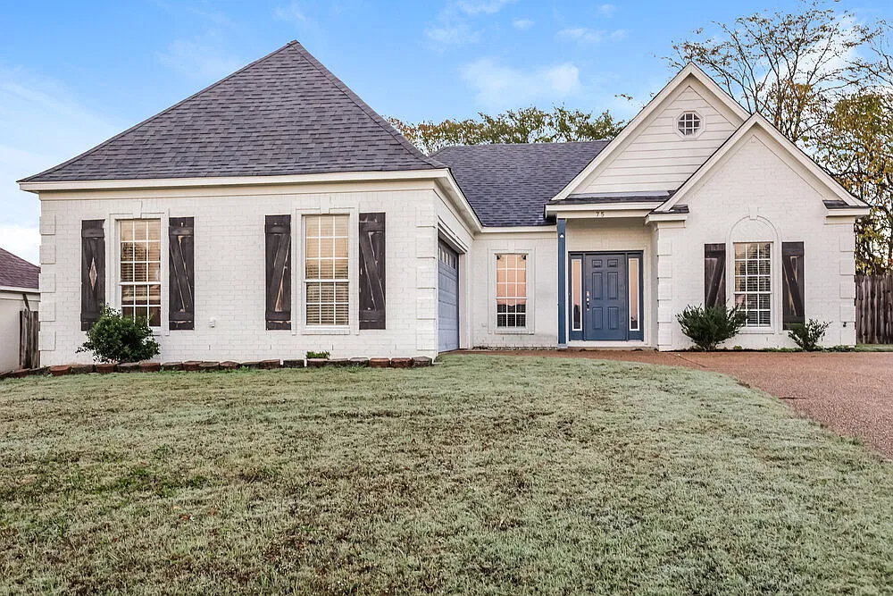 3 bed, 2.0 bath, 1336 sqft, $1,760 — Photo 1