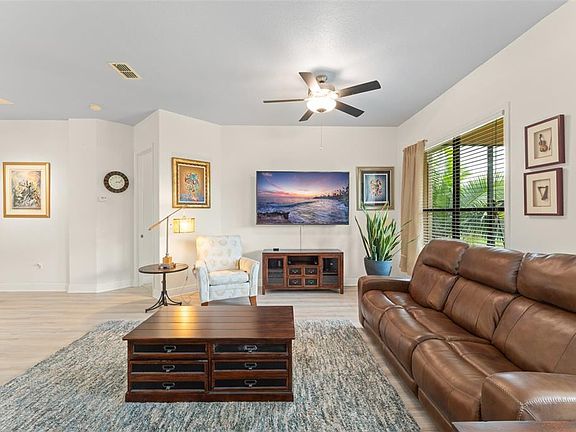4th image of 724 Villa Park Rd