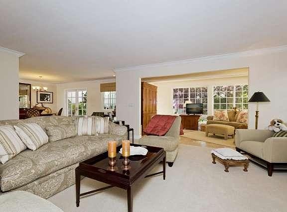 2nd image of 4599 Tam O Shanter Dr