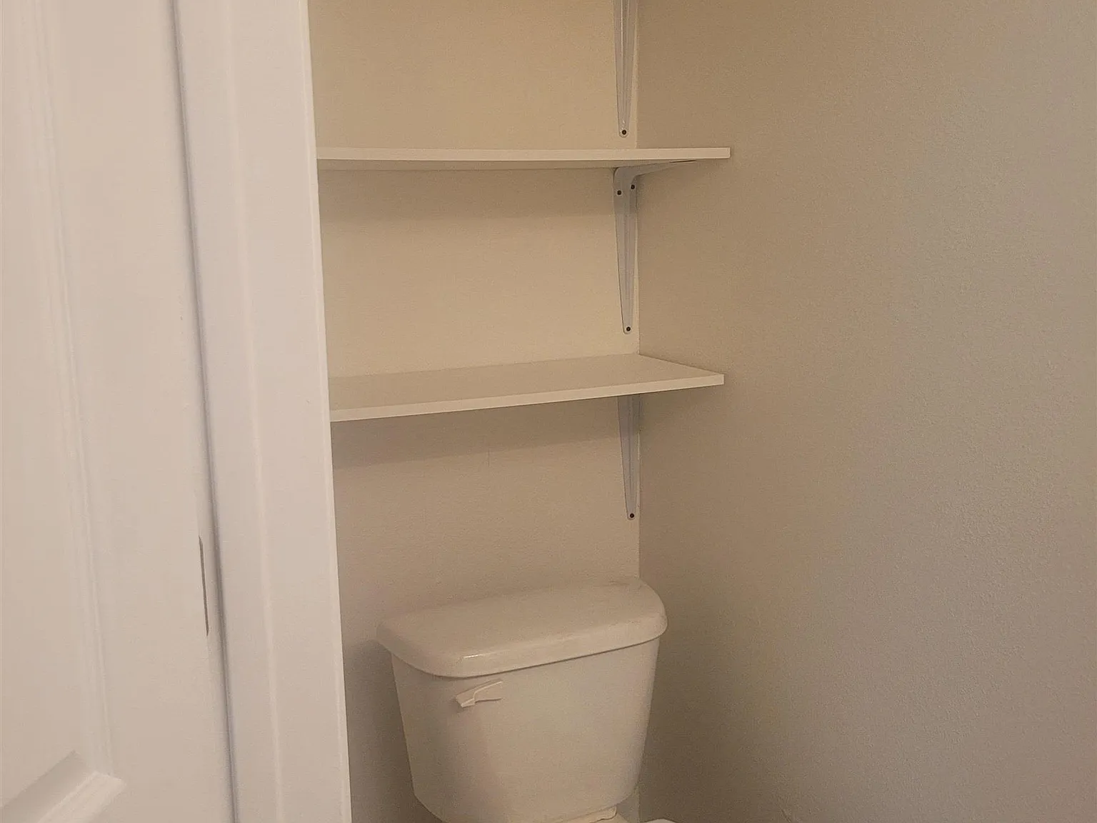 2 bed, 1.5 bath, 897 sqft, $1,575 — Photo 4
