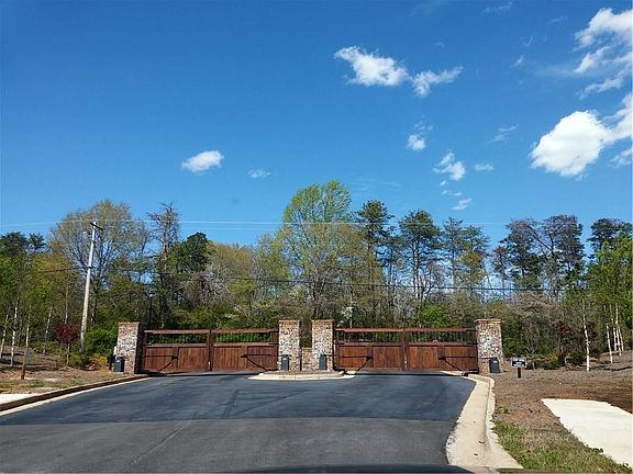 3rd image of 6016 Barefoot Dr Lot 15