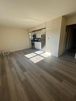 1st image of 24 Stratford Ave #2M