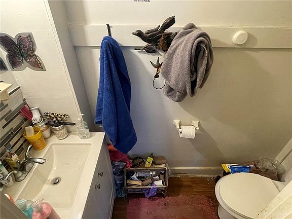 3rd image of 11 Gunckel Ave