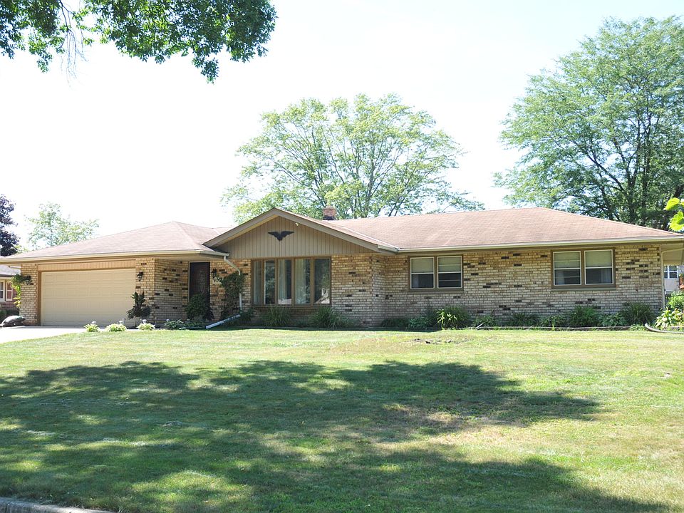 1st image of 9051 N Maura Ln