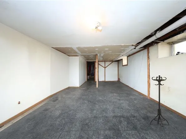 2044 71st Street image 19 of 30