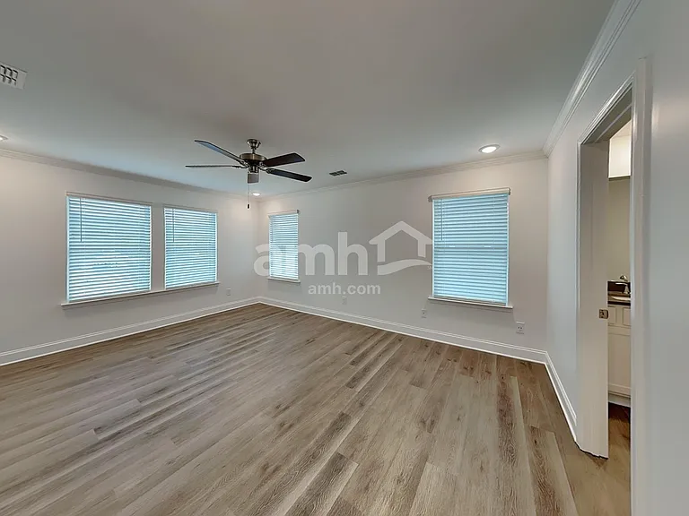 505 Plano Pass — Photo 9