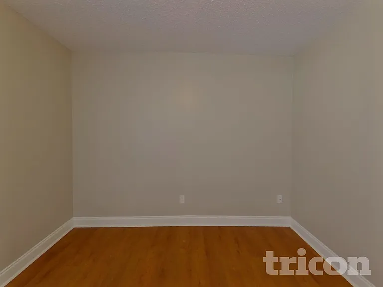 323 Dexter Pl — Photo 11