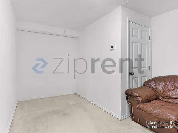 17815 8th Ave NE #A, Seattle, WA 98155