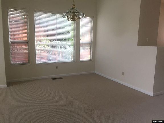 3rd image of 1675 Southview Dr
