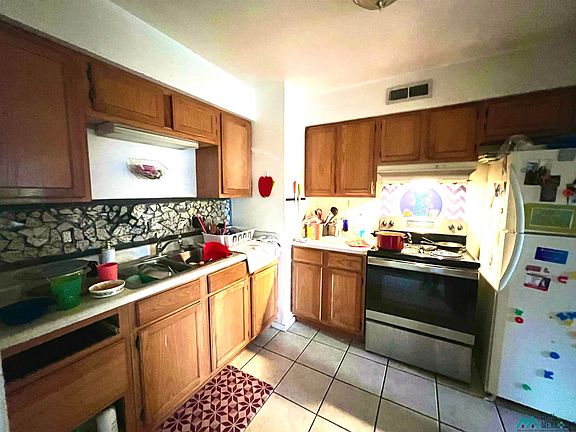 3rd image of 1301 S Missouri Ave