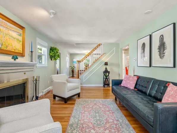 120 Vogel St, West Roxbury, MA 02132