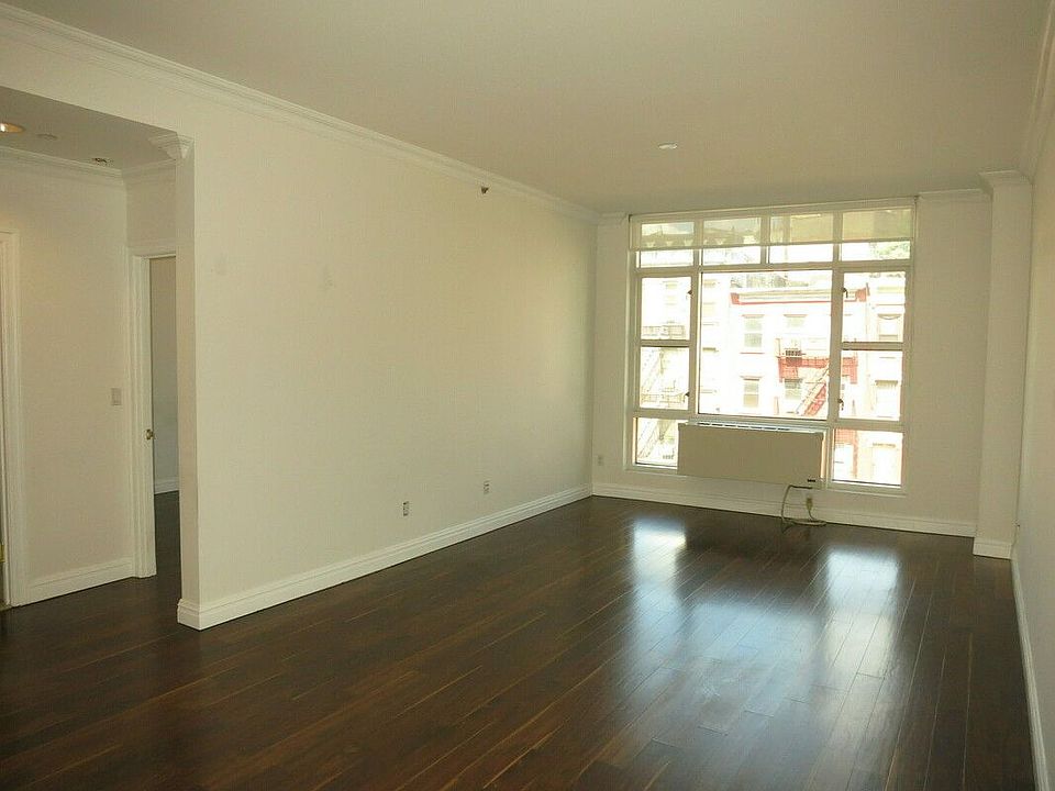1st image of 88 W Washington Plce #3B