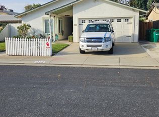 465 Cedar Ct, Lodi, CA 95240