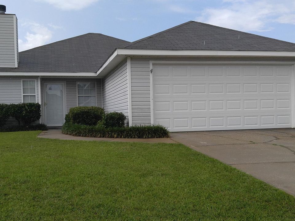 406 Denise St, 36305 Curb Appeal
