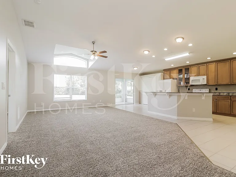 211 Oak Branch Dr — Photo 3