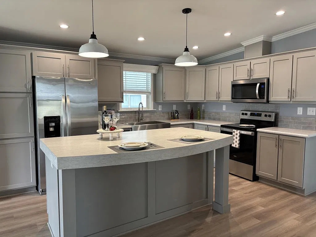3 bed, 2.0 bath, 1608 sqft, $2,199 — Photo 1