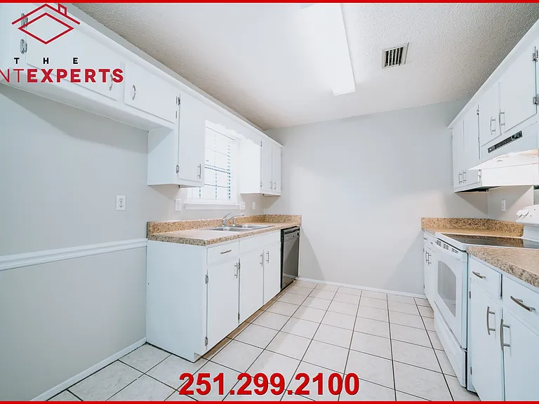 915 Schaub Ave — Photo 5