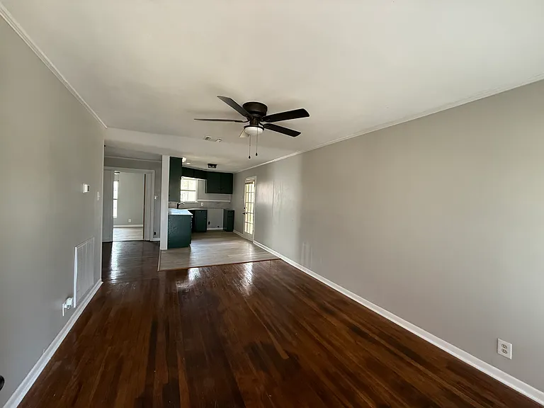 722 Sheridan Dr — Photo 3