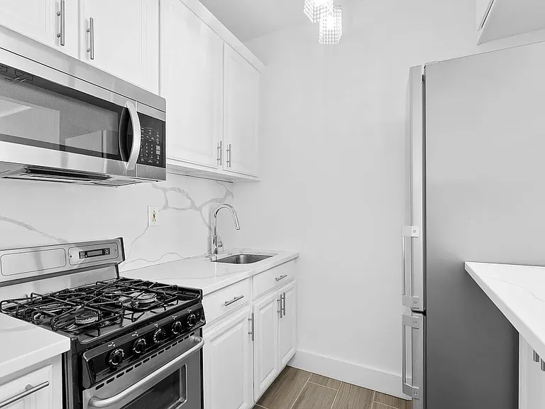 330 E 83rd St #3M — Photo 2