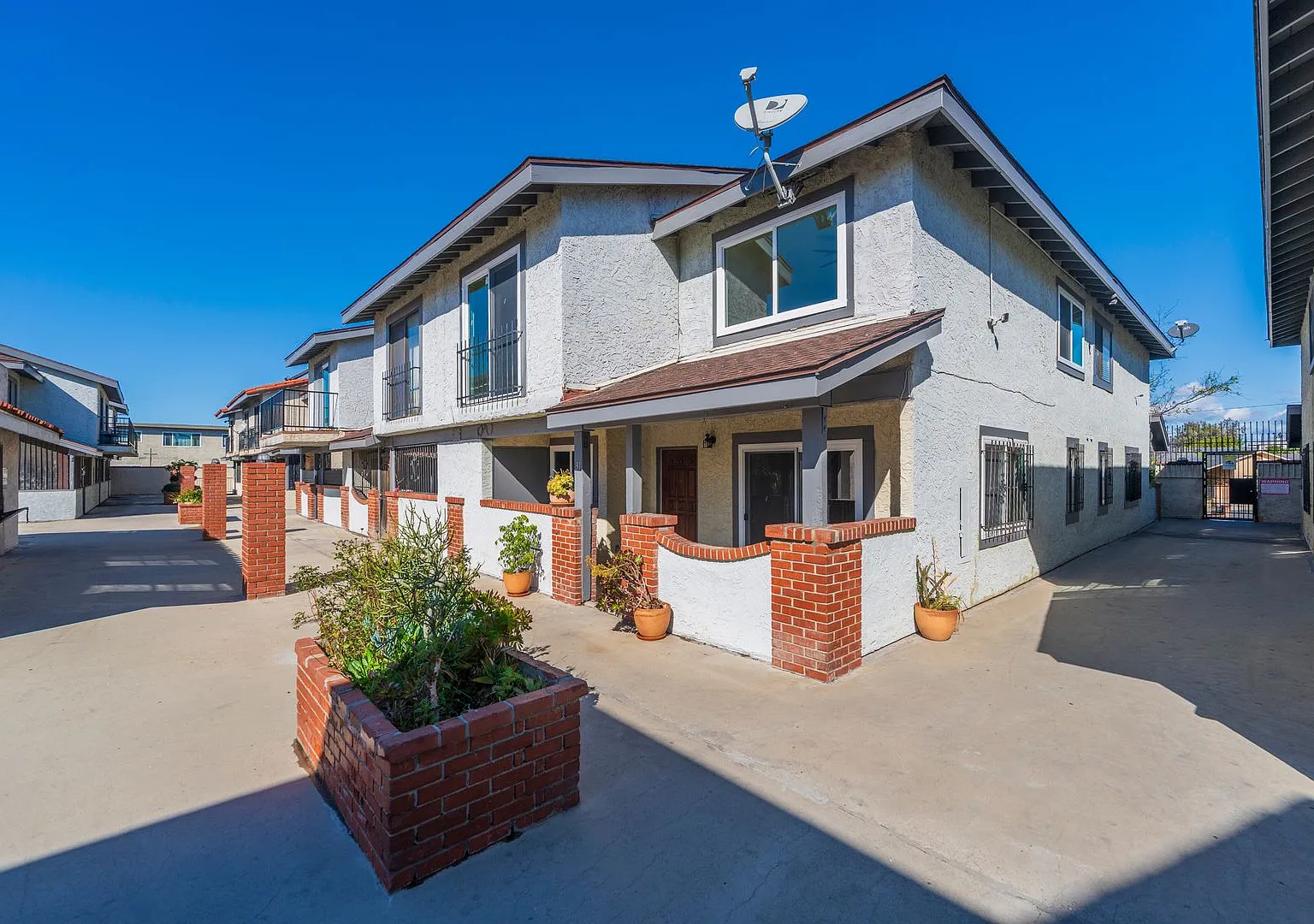 Beautifully Remodeled 3-Bedroom, 3-Bath Gardena Condo with Open-Concept Living — Photo 3
