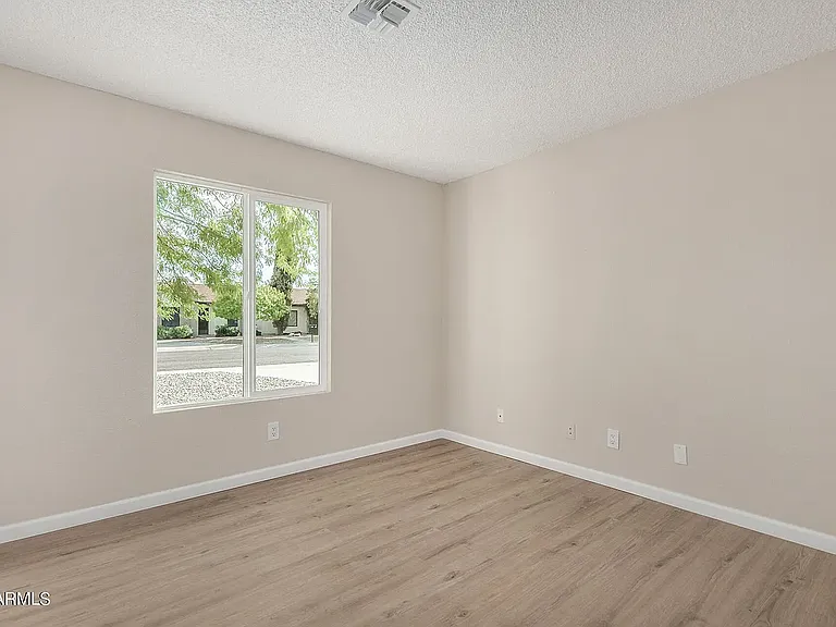 5130 W Joan De Arc Ave — Photo 14