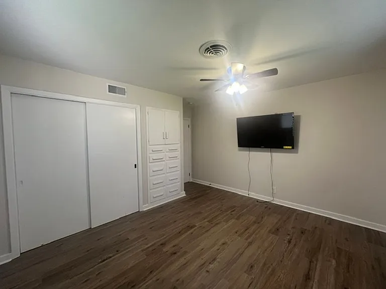 375 Sherwood Forest Blvd — Photo 12