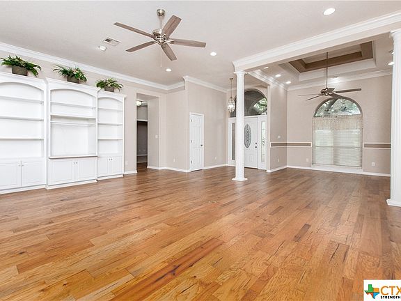 4th image of 1601 Whispering Oaks Ct
