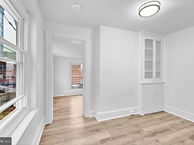 28 W Airy St — Photo 24