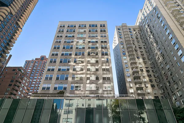 Sold by Douglas Elliman | media 21