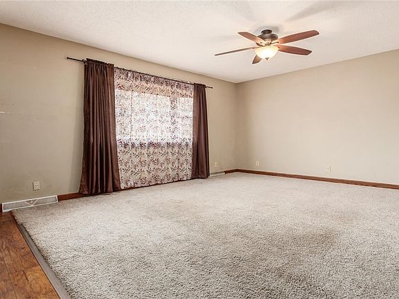 3rd image of 164 E Newman St