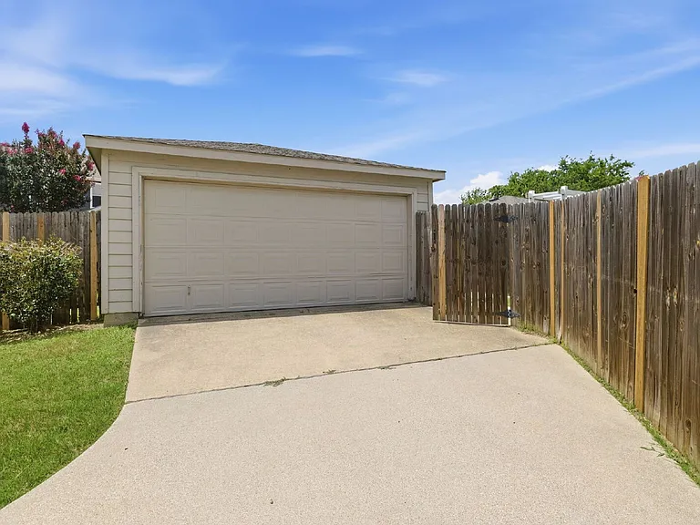 10849 Astor Dr — Photo 33
