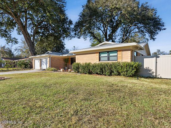 3rd image of 1091 GROVE PARK Drive