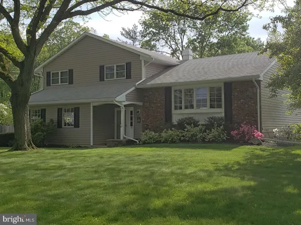 90 Oak Creek Rd, East Windsor, NJ 08520