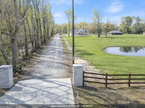 10482 Summerside Dr, Baker, LA 70714