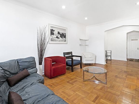 2nd image of 135 Hawthorne St APT 3C