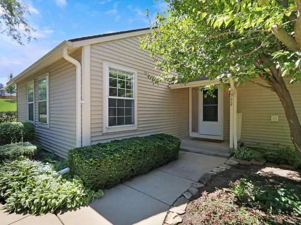 932 Chase Ct, Gurnee, IL 60031