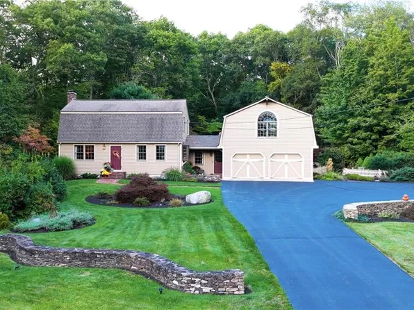 447 Fairview Ave, Rehoboth, MA 02769