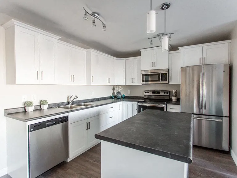 819 Chester Rd — Photo 11