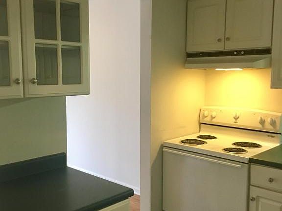 3rd image of 3631 Kenbrooke Ct