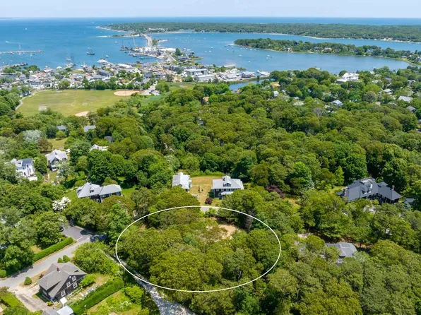 35 Mount Aldworth Rd, Tisbury, MA 02568
