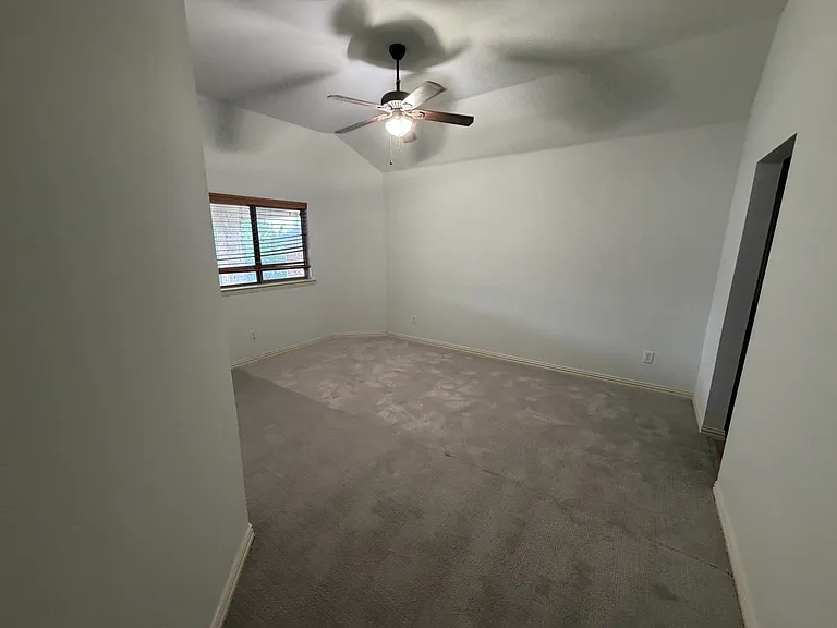 1128 Waterford Way — Photo 9