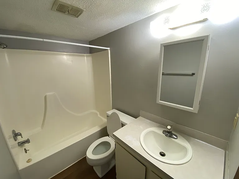 1300 S 13th St #8 — Photo 7
