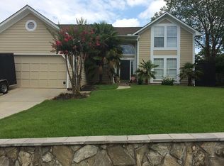 12201 Longmont Dr, Charlotte, NC 28277