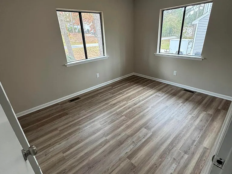 295 Spring Lake Dr — Photo 5