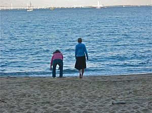 3rd image of 7043 Bay Front Dr