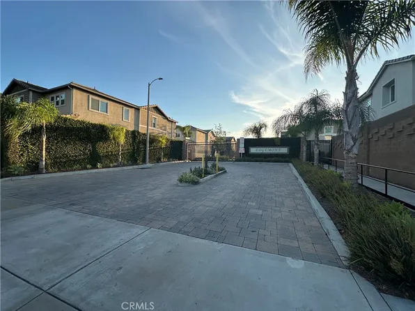 16 Manzanita Ln, Compton, CA 90221