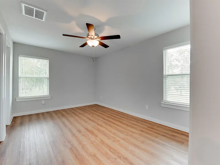 8635 Sunderland Rd — Photo 13
