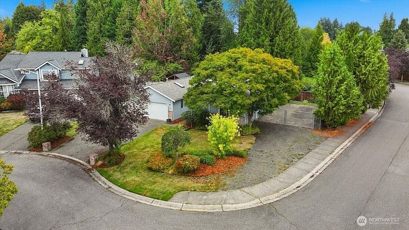 4th image of 11825 Meridian Place SE