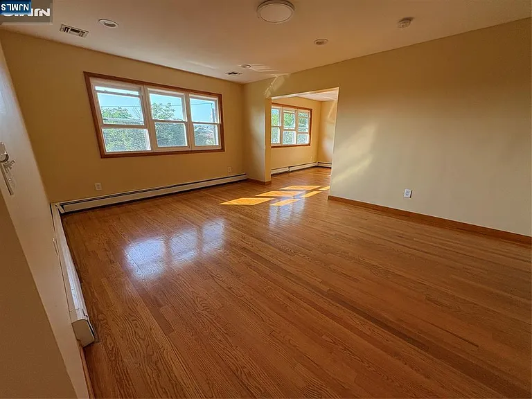 458 Lawn Ave #2 — Photo 3