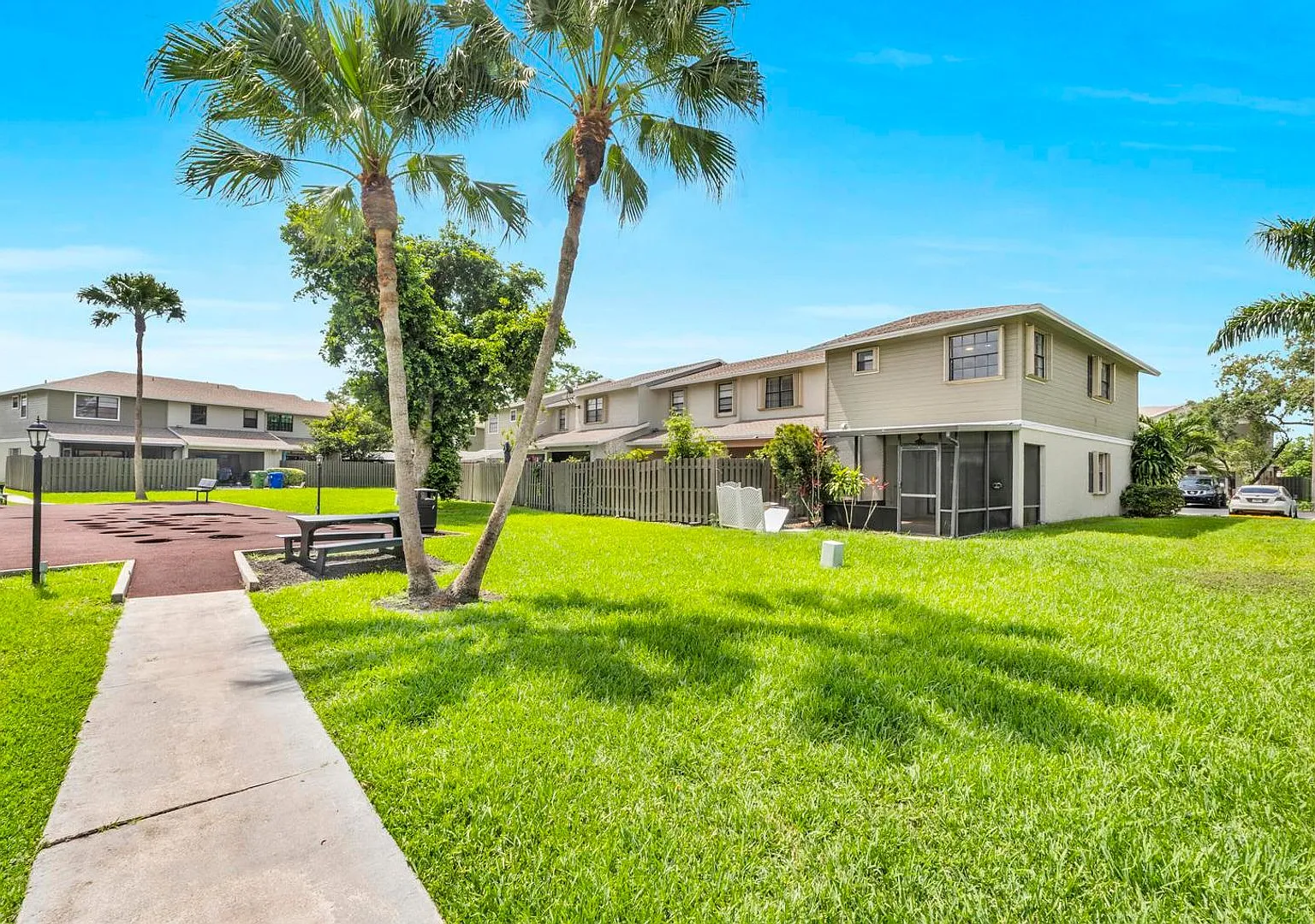 10723 Nw 10th S #Townhouse Pembroke Pines, Fl 33026 — Photo 2
